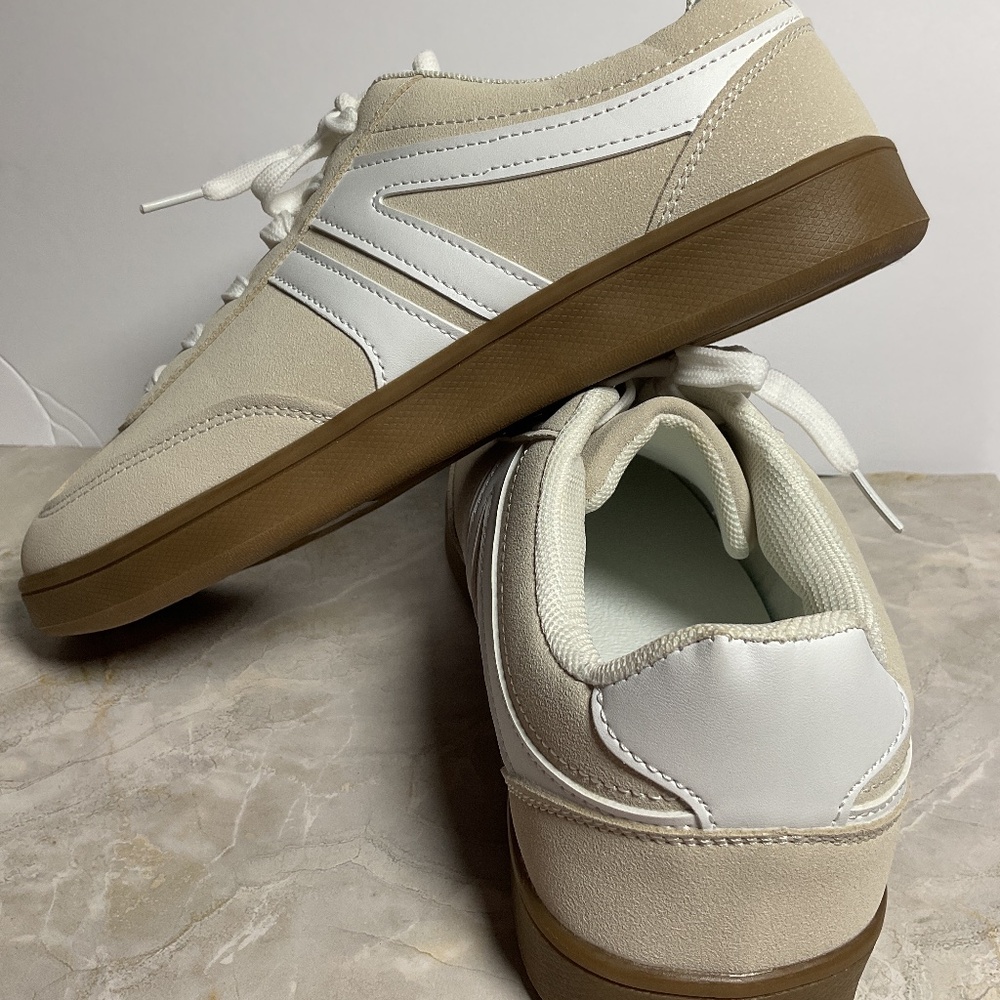 Shoes - Picture 4 of 4
